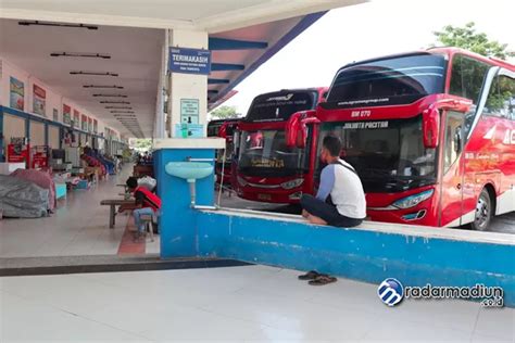 bus madiun pacitan  Lewat