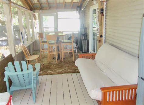 cabin rentals charleston sc  Charming house in the historic district (from USD 367) Excellent accommodation for a medium-size group of four to six people, this vacation rental in the historic downtown is perfect for people who plan to explore the must-visit sites in the area