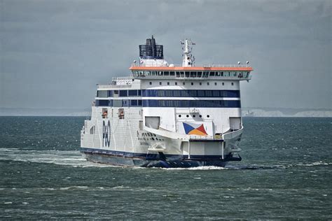 calais to dover ferry delays 11/06/19 08:20 AM
