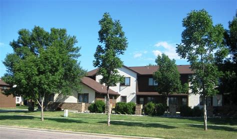 candle park west apartments fargo nd  Candle Park West Townhomes