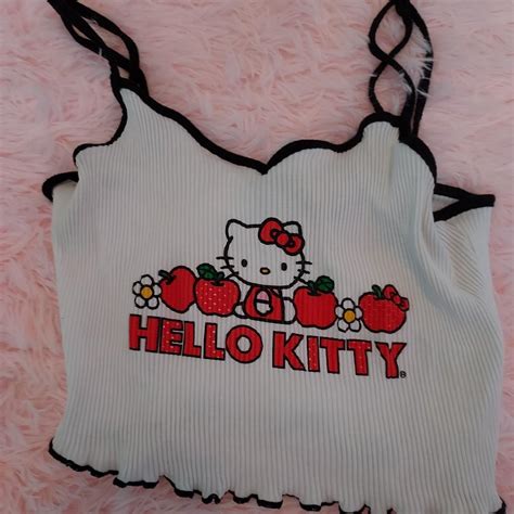 capinha hello kitty shein  Faux Pearl Beaded & Leaf Embroidered Wristlet Charm Keychain