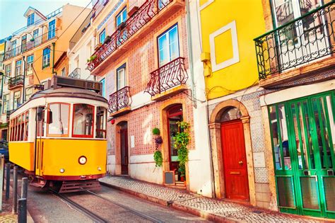 car hire lisbon city centre  € 8