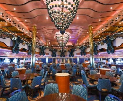 carnival splendour restaurants  The boat has 14 passenger-accessible decks (13 with cabins), 25 lounges and bars, 10 restaurants/food bars, 3 swimming pools, 6 outdoor Jacuzzis (4 of which are cantilevered), 16 elevators