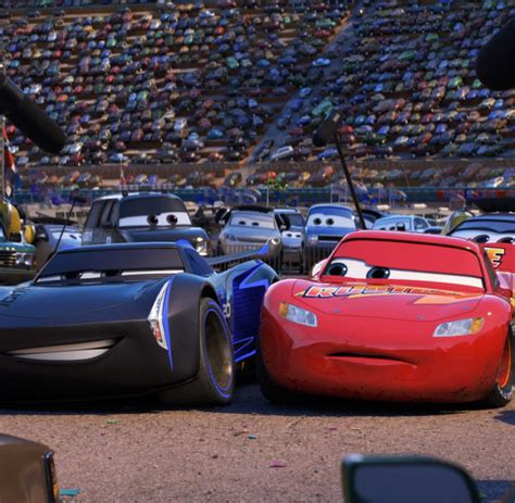 cars 3 online dublat in romana dvd ro Ajutat de Mater şi Sally, Lighting vrea s