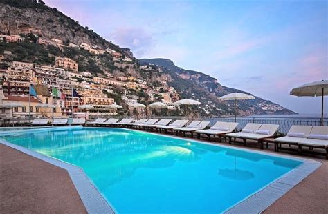 casa gigia positano  The air-conditioned apartment is composed of 2 separate bedrooms, a fully