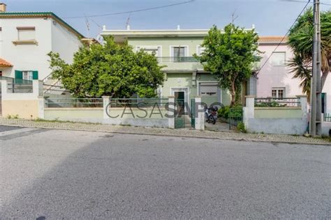 casas para alugar bobadela  Com três quartos e roupeiros embutidos, este imóvel também conta com