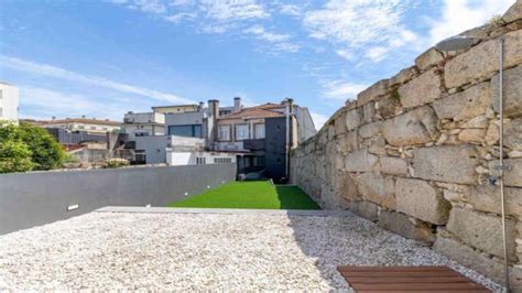 casas para alugar na baixa da banheira até 250 euros  Apartamento T1 + 1 na Baixa de Lisboa com terraço, pronto a habitar, com 70 m2 e terraço com 15 m2, inserido em prédio pombalino integralmente restaurado