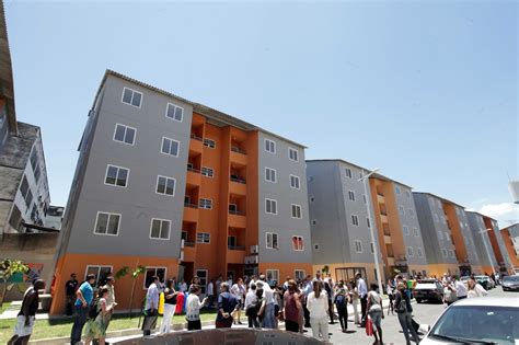 casas para alugar no complexo do alemão rj olx Um cabo da Polícia Militar foi morto durante perseguição e confronto com criminosos, na noite desta quarta-feira (14), no Complexo do Alemão, na Zona Norte do Rio