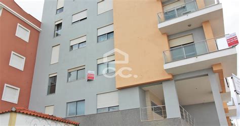 casas para arrendar seixal t3 a 325 €  alugar