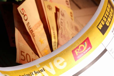 cat timp stau banii la western union În cât timp vor ajunge banii la destinatar? În general, durează până la 1-2 zile lucrătoare de la data procesării transferului pentru ca banii să fie pregătiţi pentru ridicare de la o