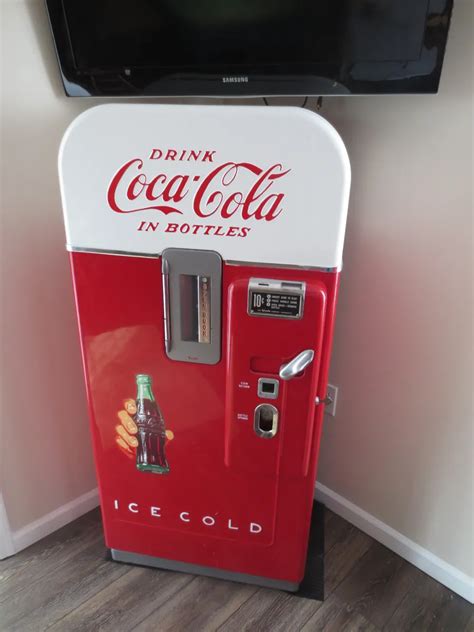 cavalier cs 72 coke machine  Fully restored and in excellent working order! PERFECT FOR GAME ROOM OR RETRO DINER!!!! Changer is set up for 5cents