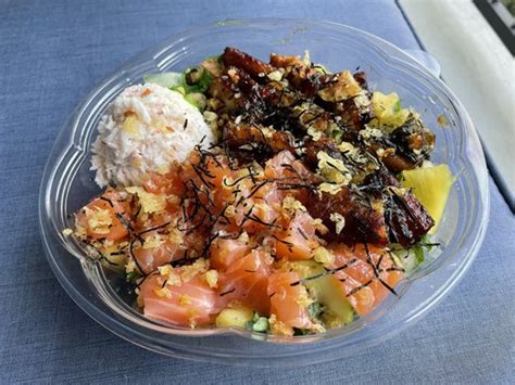 cbowls poke photos  I ordered a sushi rice and salad bowl with spicy salmon, spicy tuna, and squid salad