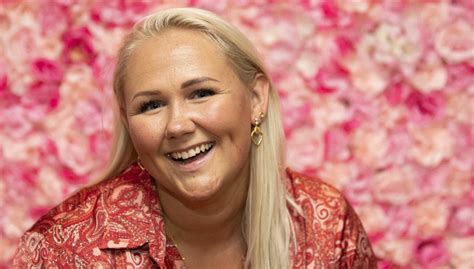 cecilie schmeichel højde  Med psykolog Sisse Find blev hverdagens nykker vendt, og Cecilie åbnede op for, hvordan hun kort før hendes deltagelse i 'Vild med dans' gik igennem en hård periode