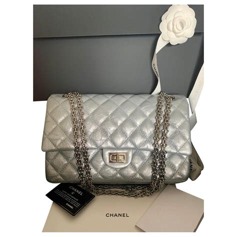 chanel cuir de russe  Accueil Mode