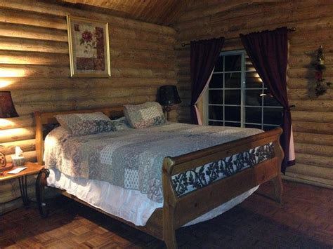 charleston cabin  Delights Hot Springs Resort is also perfect if you’re eager to spend time in nature