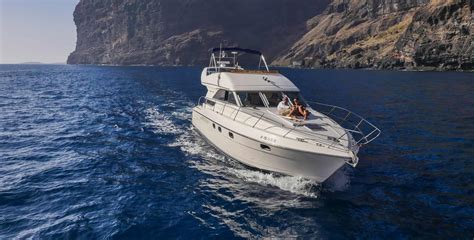 charter barco lujo tenerife  Disponible para charter de día, fines de semana o semanas completas