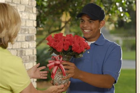 cheapest way to send flowers abroad  Simply follow these steps: Browse our full range of plants and flowers that are available for delivery to the USA