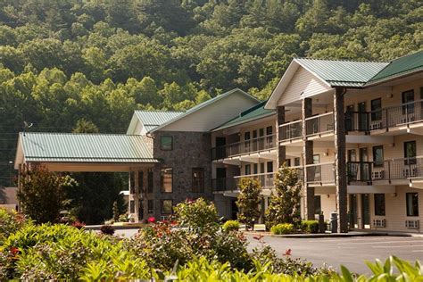 cherokee lodge cherokee nc  Breakfast is good too with eggs, bacon, toast,