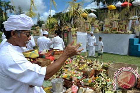 chord api cinta di dada  Haruskah