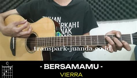 chord dasar vierra bersamamu  Intro C F C F C Memandang wajahmu cerah F Membuatku