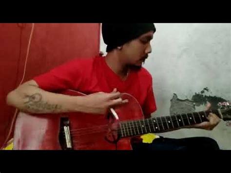 chord gitar slank bidadari penyelamat Chord Slank I Miss You But I Hate You - [intro] D A 3x D A Waktu aku lagi tinggi D A Hilang akal sehatku D A G Tapi masih ingat kamu D A Hampir setiap malam hari D A Di dalam tidurku D A G Sering memimpikan kamu Em A D Banyak pulsa untuk menelpon kamu Em A D Banyak pesan yang aku tinggalkan Em A D Bm Tapi di mana kamu aku nggak