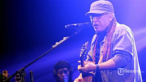 chord iwan fals istana com - "Tergila Gila" merupakan tembang lawas yang dilantunkan penyanyi legendaris Iwan Fals bersama grup musik Blackout