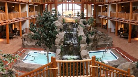 cmon inn hotel suites  Indoor courtyards, jacuzzi suites, and full breakfast in a warm lodge-like atmosphere