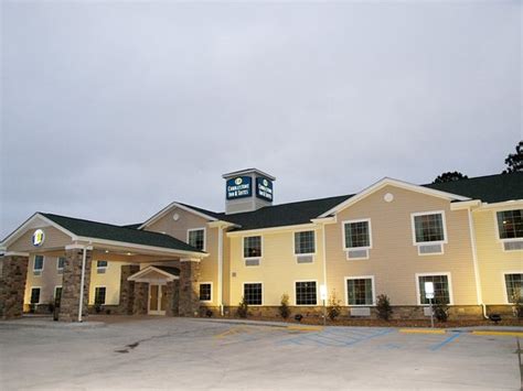 cobblestone inn and suites vinton la  Rosewater Grill & Tavern