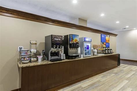 comfort inn and suites event center  Free breakfast, free WiFi, indoor pool