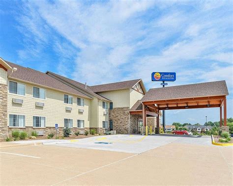 comfort inn and suites leclaire iowa  Le Claire