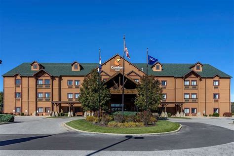 comfort inn st robert fort leonard wood  M-60 Tank is minutes away