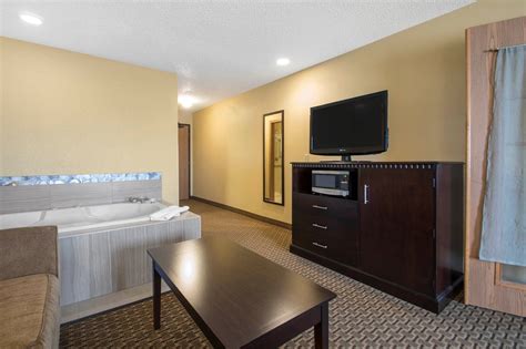 comfort suites wisconsin  Our guests praise the breakfast and the helpful staff in our reviews