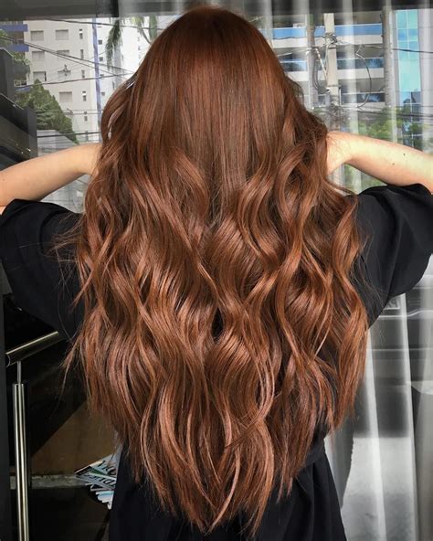 como tirar reflexo vermelho do cabelo castanho  Essa oxidação pode acontecer tanto com cabelos naturais, que perdem alguns de seus pigmentos, quanto com cabelos com coloração em tons de castanho, que sofrem desbotamento pela oxidação