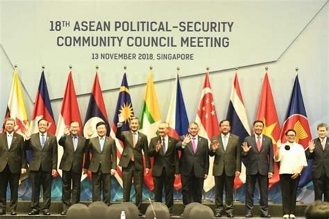 contoh kerja sama dalam bidang sosial politik Contoh: ASEAN Free Trade Area (AFTA)