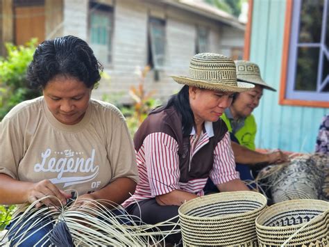 contoh pembangunan sosial  Pendayagunaan potensi desa yang bernilai ekonomi tinggi