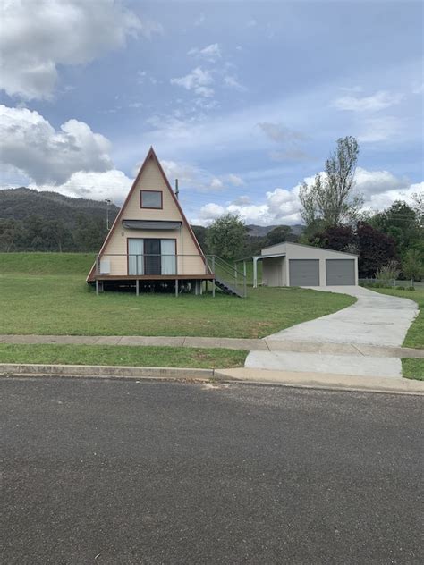 corryong holiday accommodation  AU$130