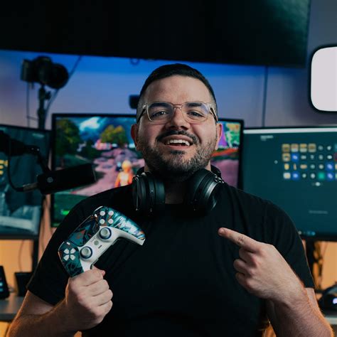 couragejd wiki  As for his nationality, he holds American citizenship and is of White ethnicity