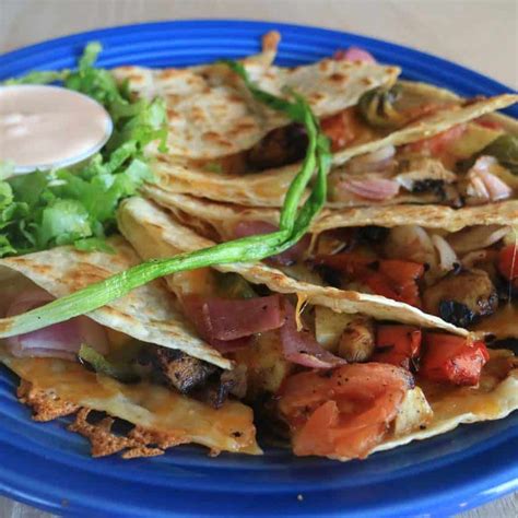 coyote grill chicken quesadilla 85