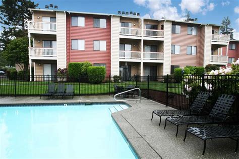 crystal springs apartments everett com