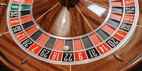 cum se joaca relax roulette  Jocul de dame se joaca in 2, pe o tabla cu 64 de patratele, in format de 8 pe 8, cu 12 piese pentru fiecare jucator