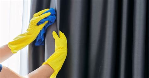 curtain cleaning meningie  Apply a generous amount, and let the vinegar soak into the curtains