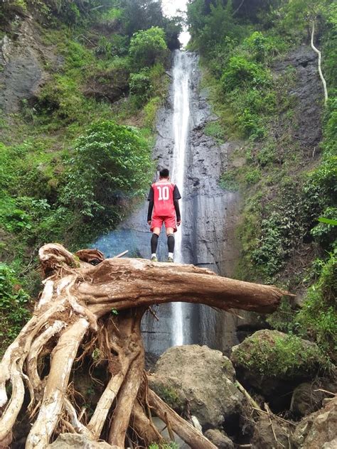 curug cisomang  Keberadaan objek wisata air terjun ini di kawasan Cagar Alam Gunung Burangrang menjaga keaslian dan kealamian mereka