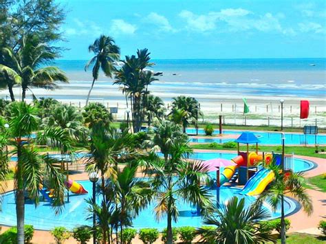 d rhu beach resort  If you want to spend few nights here and hope to enjoy the pools and beach with your family, better find other place