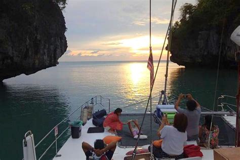 day cruise langkawi  Relax on the white sandy beaches of Pulau Beras Basah