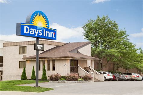 days inn fallsview 7 miles from Skylon Tower