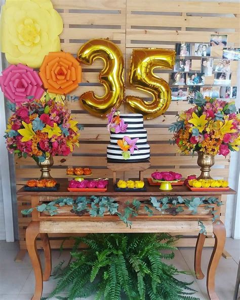 decoração de aniversário 35 anos feminino  Essa é uma decoração simples de aniversário bem legal para as festas realizadas em casa mesmo ou em espaços pequenos