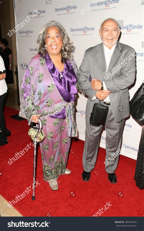 della reese spouse  Della Reese is American by birth