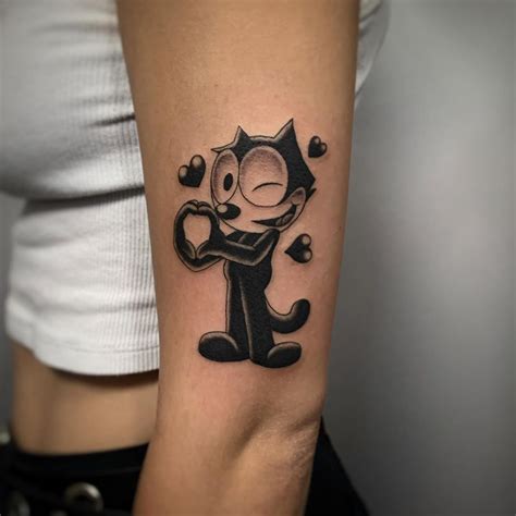 desenhos de tatuagem  mulher tatuagens