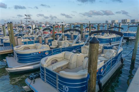 destin houseboat rentals  per night