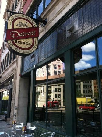 detroit restaurants near comerica park  Ballpark Attractions